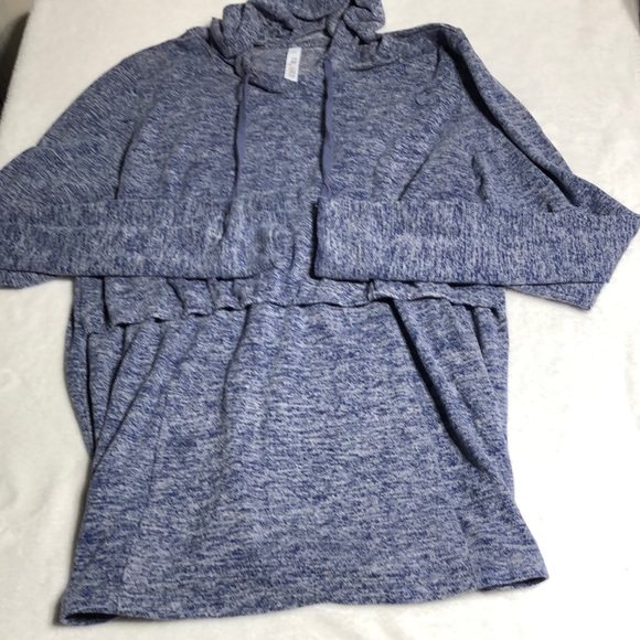 Latched Mama Tops - Latched mama long sleeve hooded shirt with kangaroo pouch